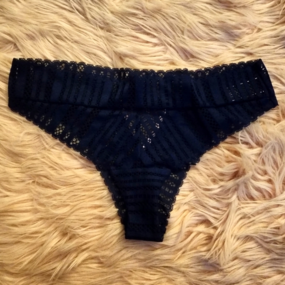 Victoria's Secret Luxe cheeky v cutout lace  panty blue